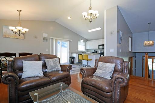 1799 Hilo Avenue N, Oakdale, MN 55128