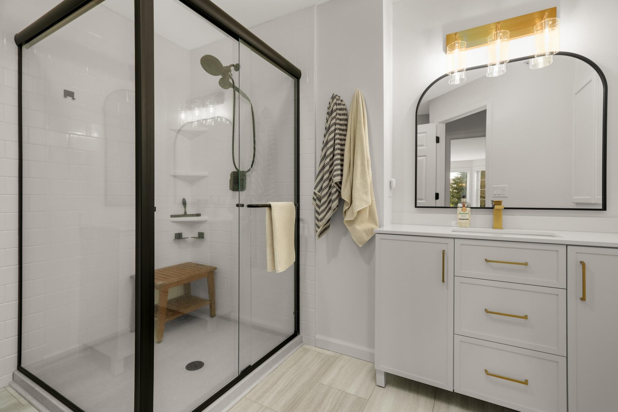 Upper level bathroom