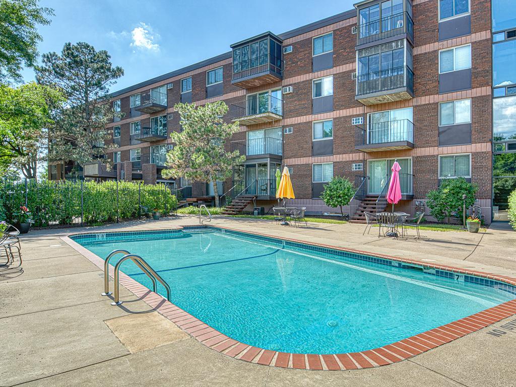 Glistening pool, the perfect place to unwind!