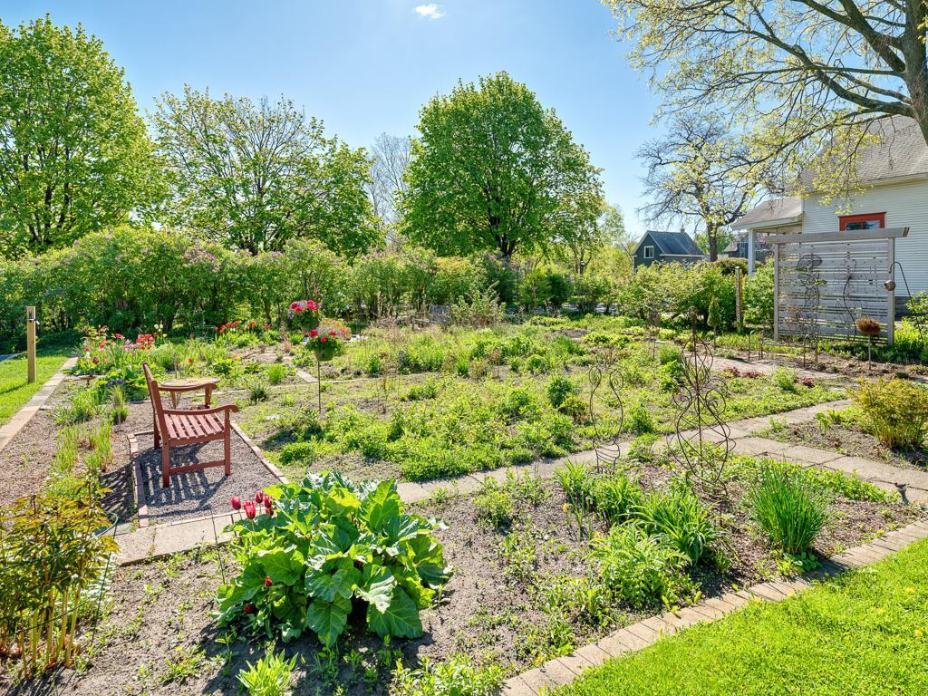 24 - Community Garden.jpg