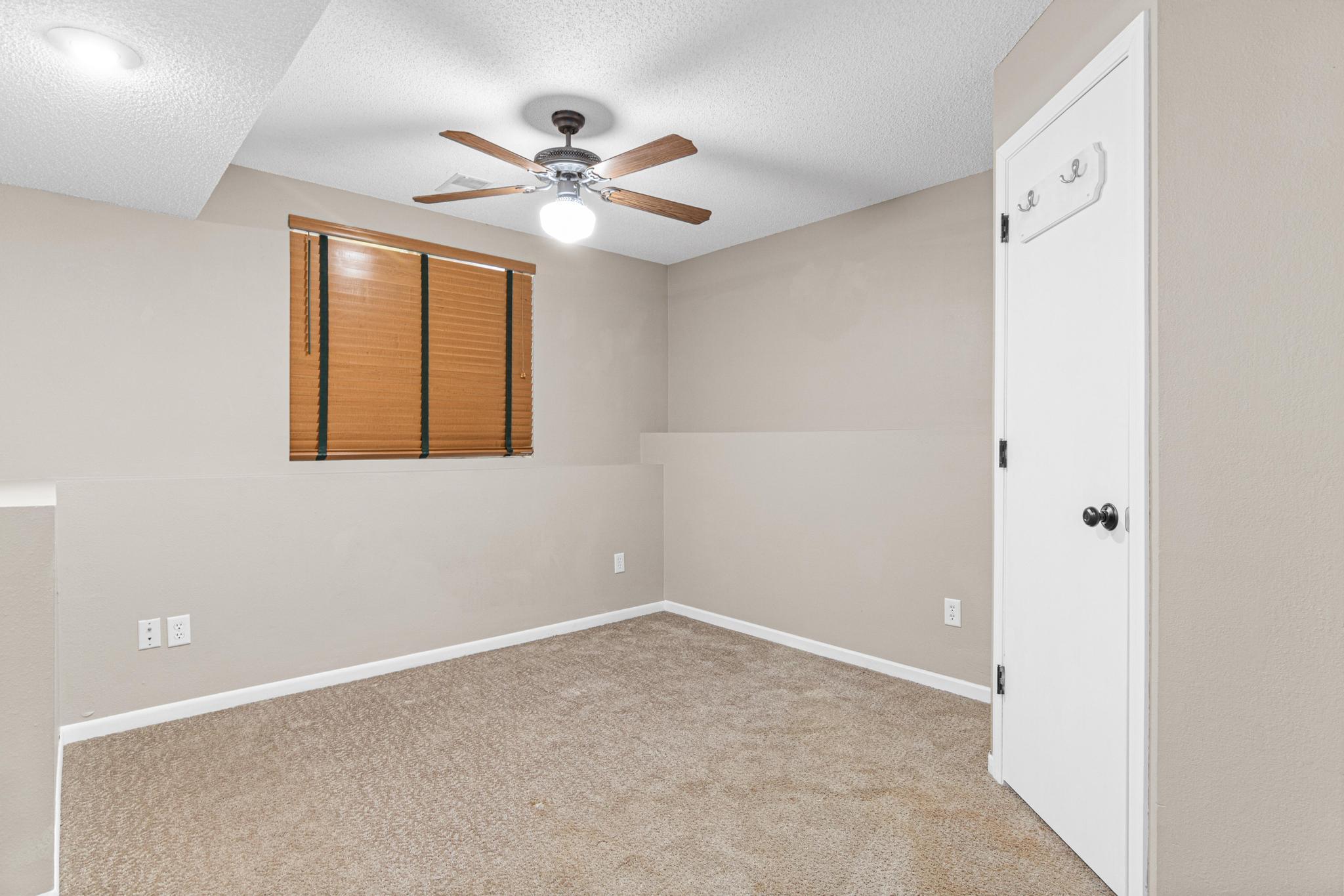 1400 Field Creek Cir, Victoria-17.jpg