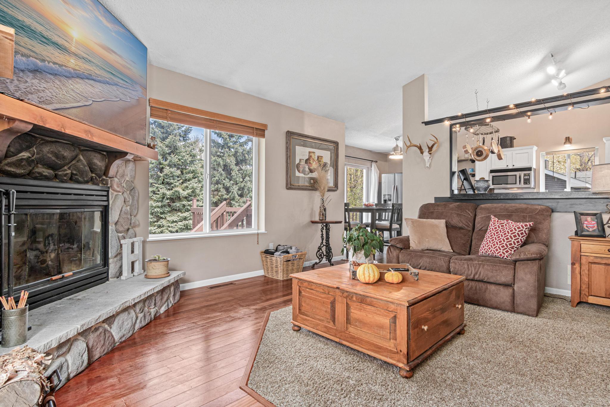 1400 Field Creek Cir, Victoria-5.jpg