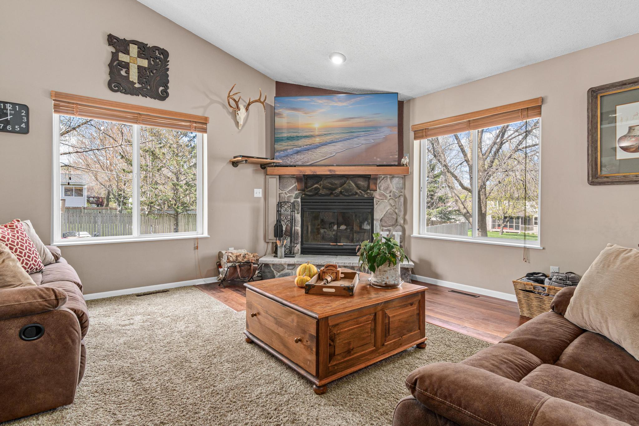 1400 Field Creek Cir, Victoria-4.jpg