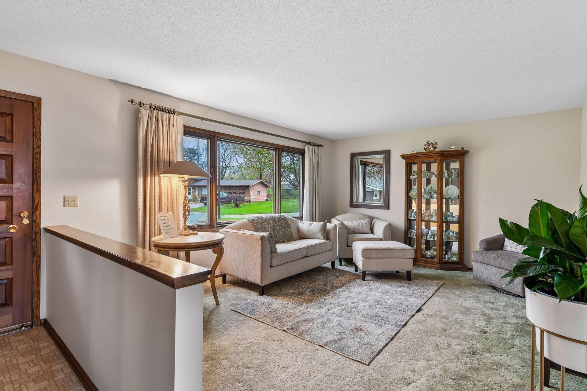 Light & bright living room.