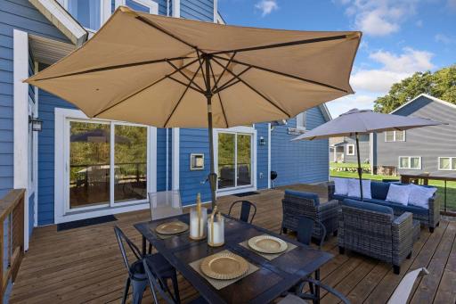 Spacious multi-level deck, freshly stained and perfect for entertaining.
