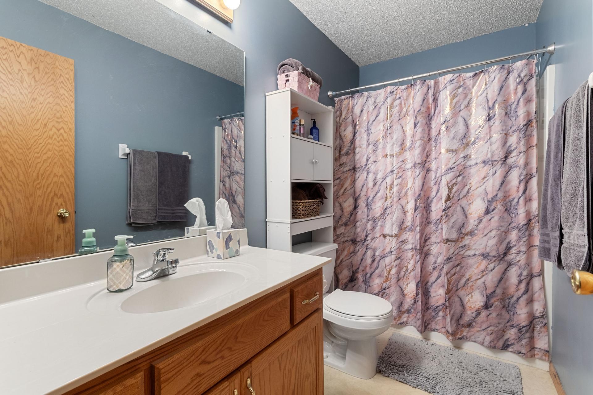 Upper Level Full Bath