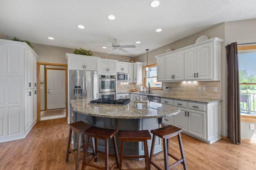 744 Theis Drive, Shakopee, MN 55379