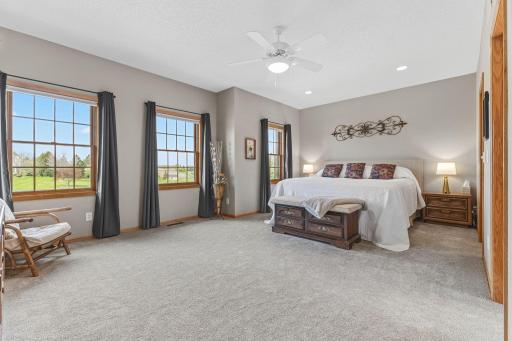 744 Theis Drive, Shakopee, MN 55379
