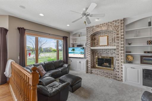 744 Theis Drive, Shakopee, MN 55379