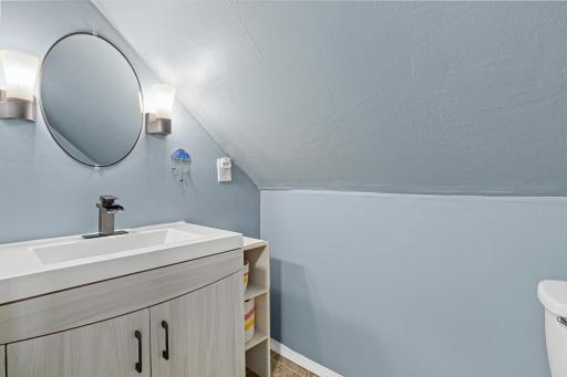 653 19th Avenue NE, Minneapolis, MN 55418