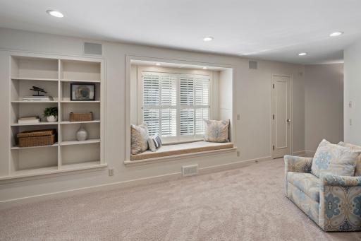 9550 Foxford Road, Chanhassen, MN 55317