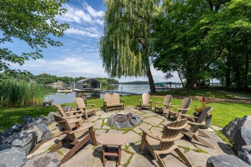 9550 Foxford Road, Chanhassen, MN 55317