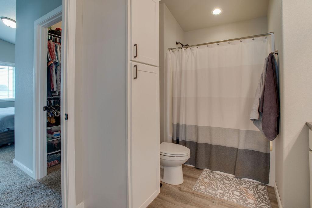 Primary hollywood bath