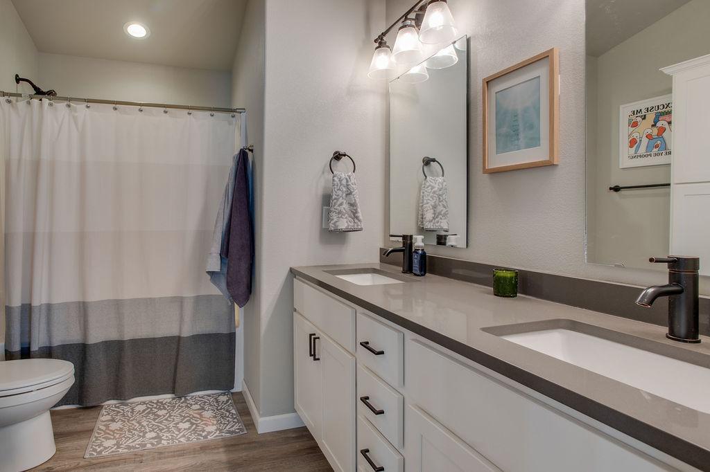 Primary hollywood bath