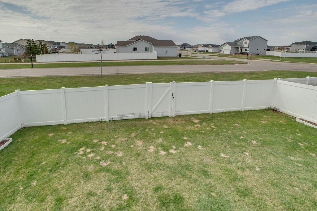 Rear gate access to walking path