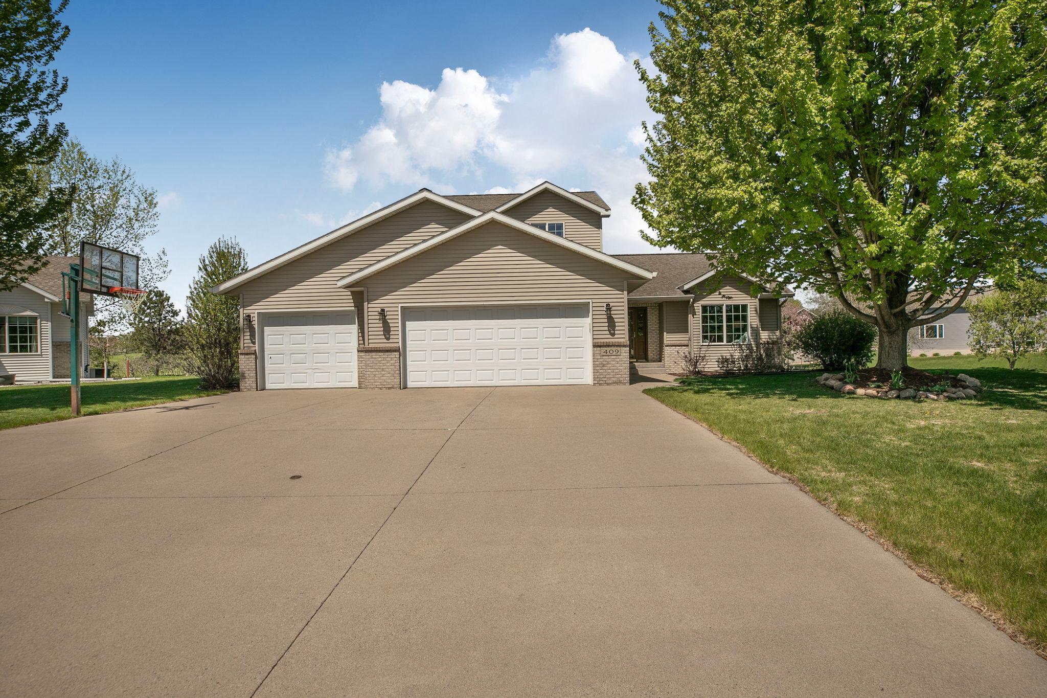 Welcome to 409 4th St N in Cold Spring!