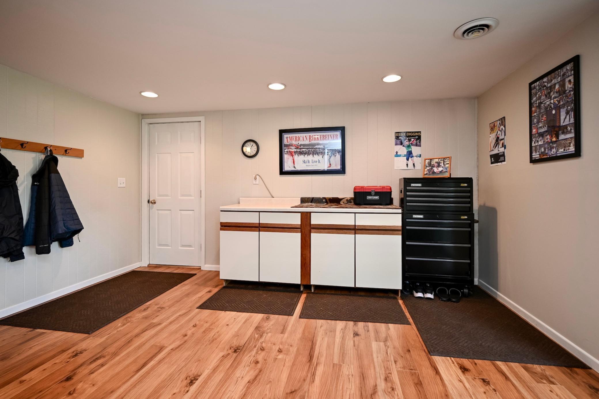 27 LL Mudroom.jpg