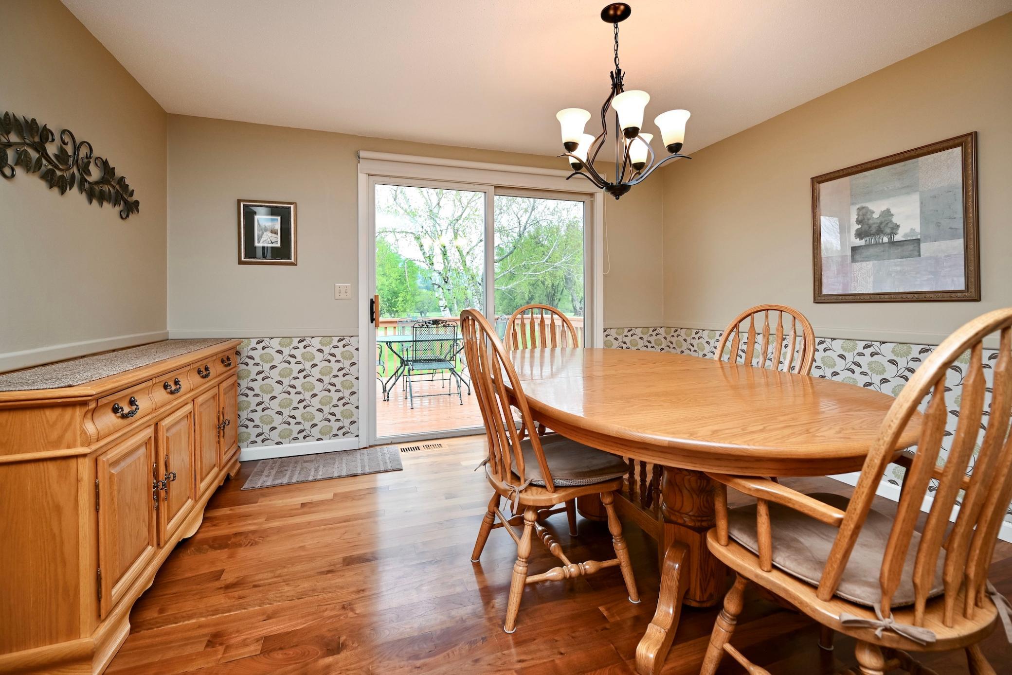 6 Dining Room.jpg