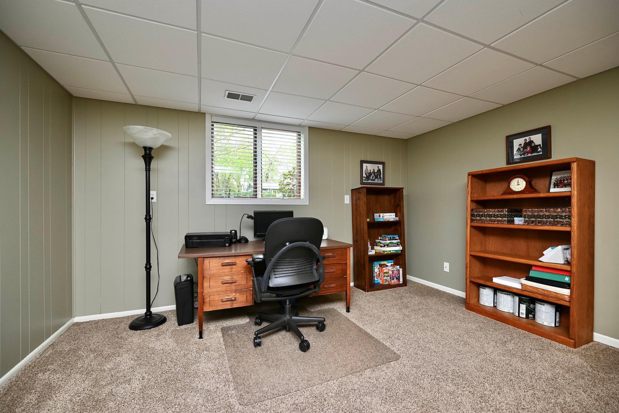 21 LL Family Room III.jpg