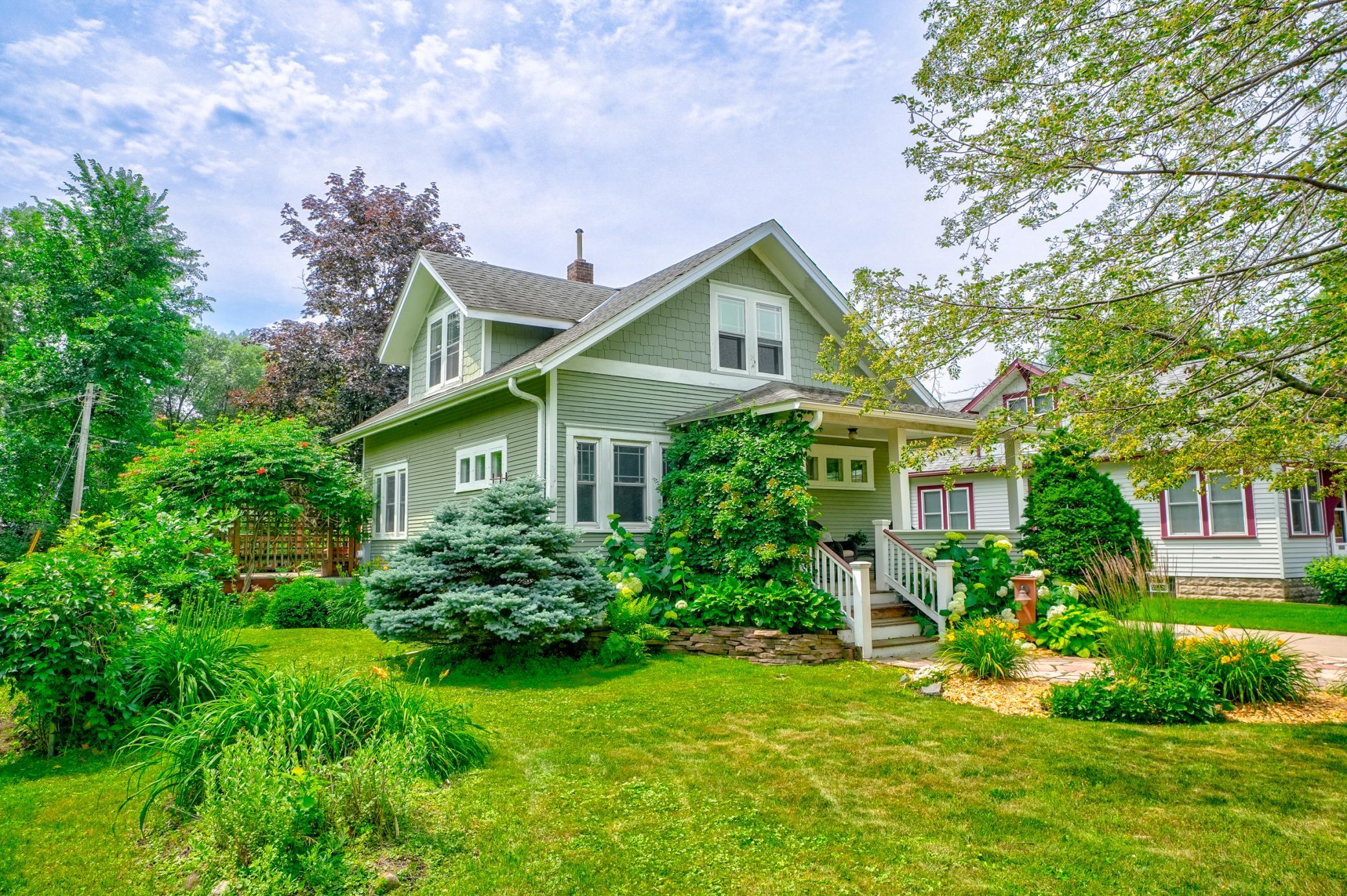 Click on the Virtual Tour to see the Live Video of this home!