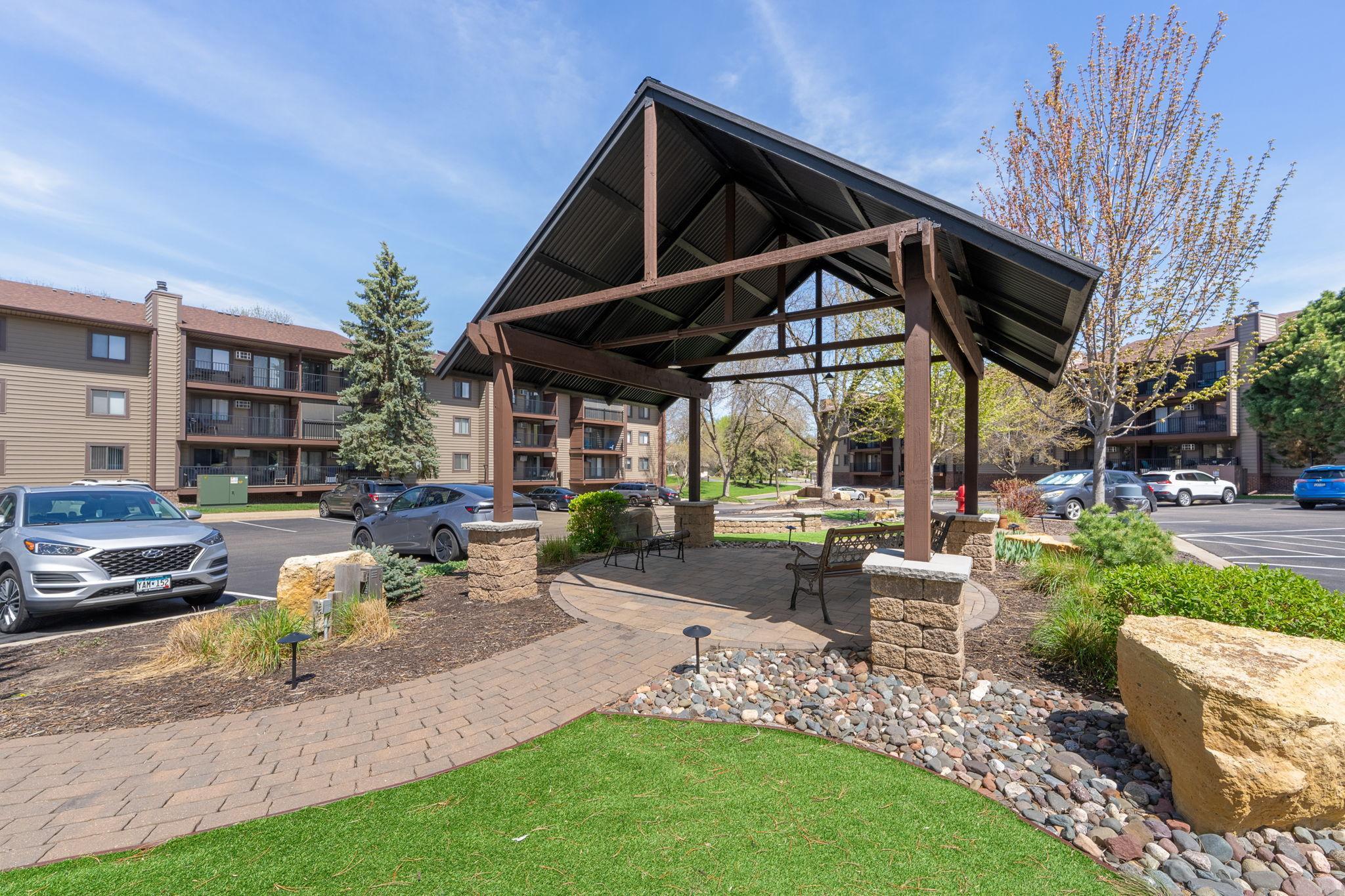 Community space to chat with neighbors and friends