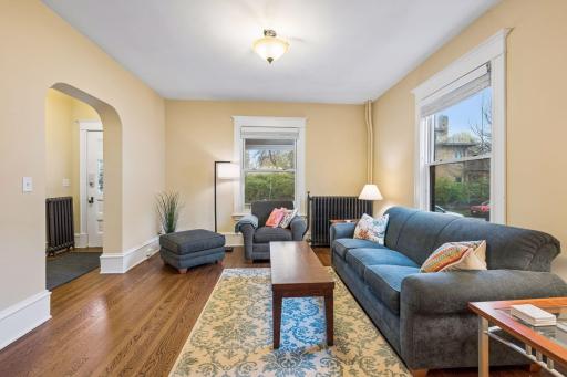 105 Milton Street S, Saint Paul, MN 55105