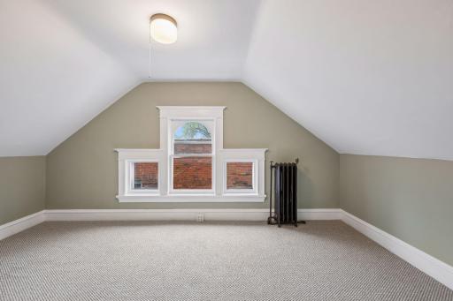 105 Milton Street S, Saint Paul, MN 55105