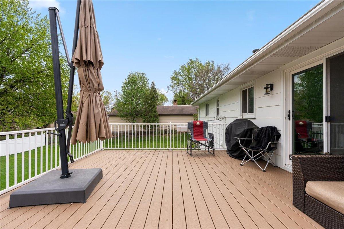Upper level large deck with maintenance free decking