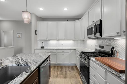 14034 Virginia Way, Savage, MN 55378