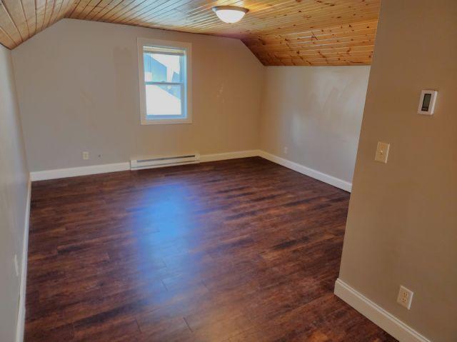 143 Maple St E, Amery - V.jpg