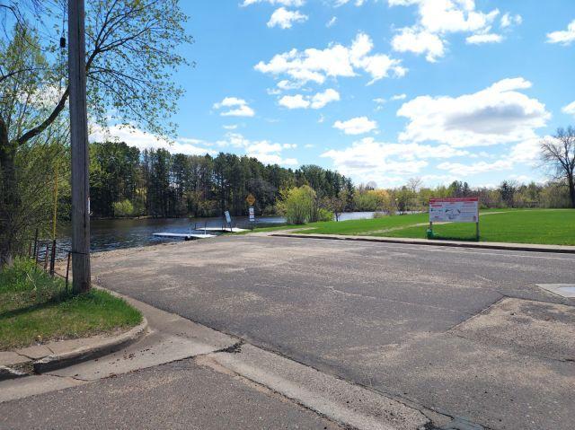 143 Maple St E, Amery - ZS.jpg