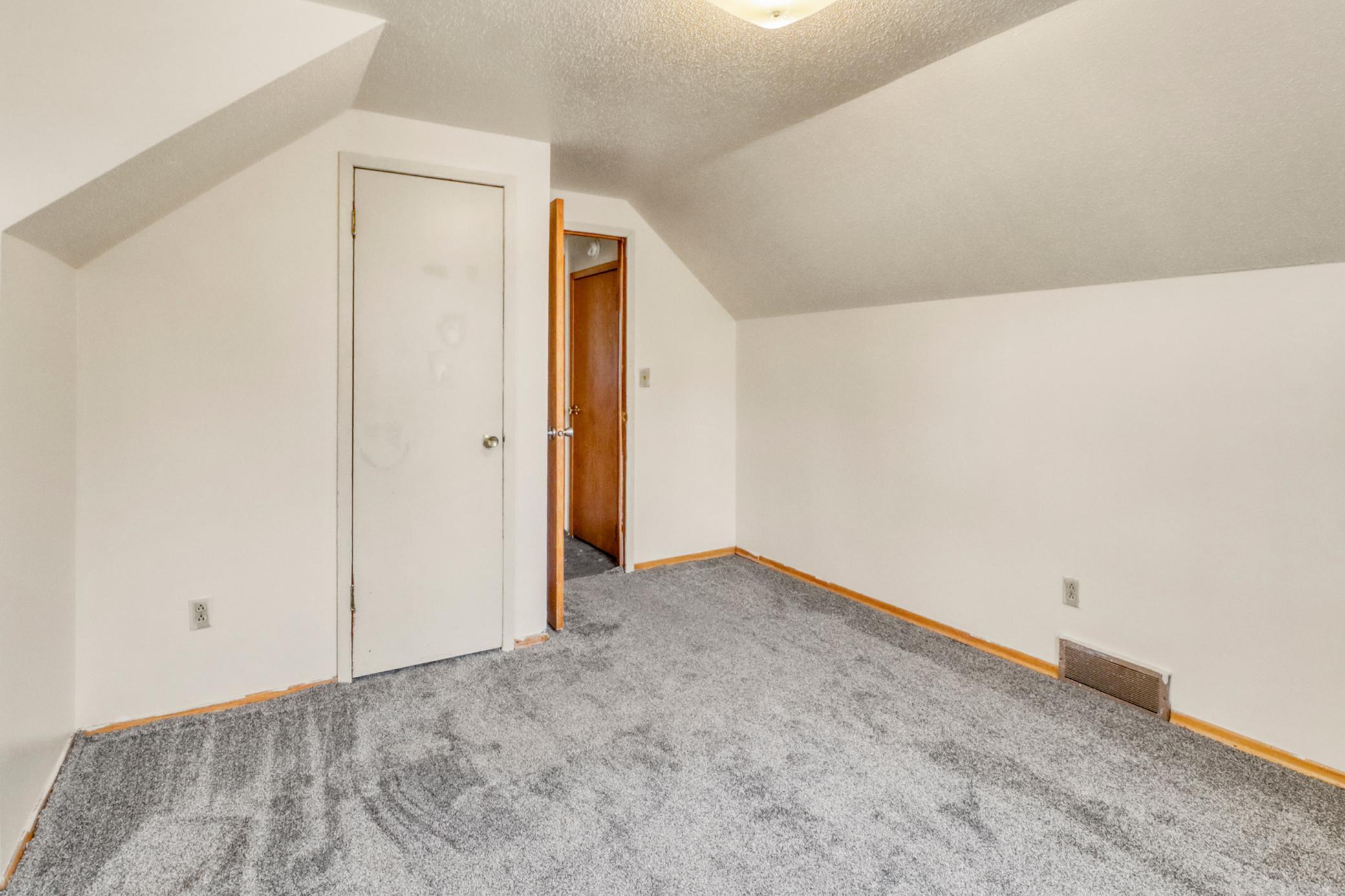 Upstairs Bedroom (3)