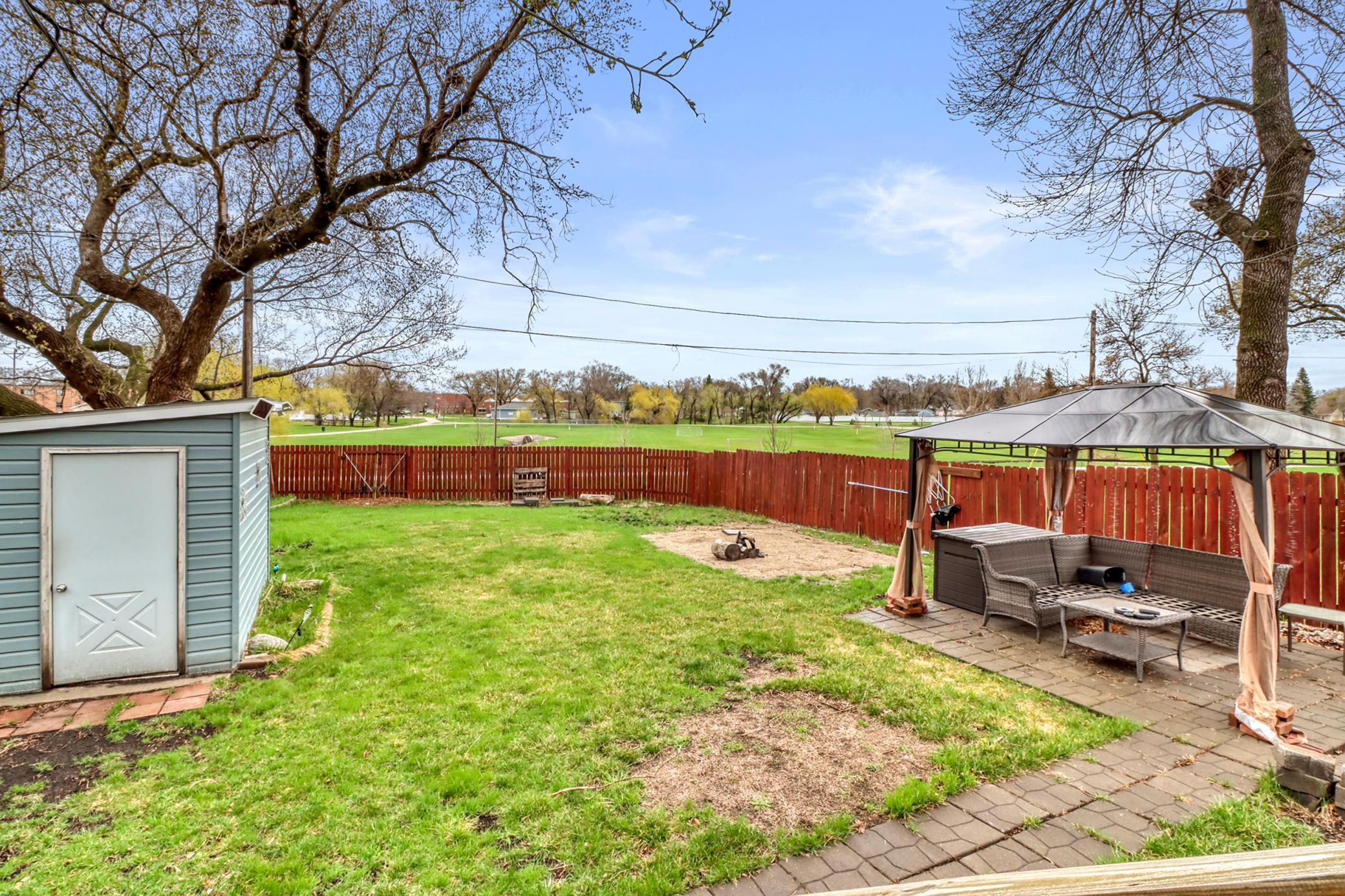 Backyard1_0.JPG