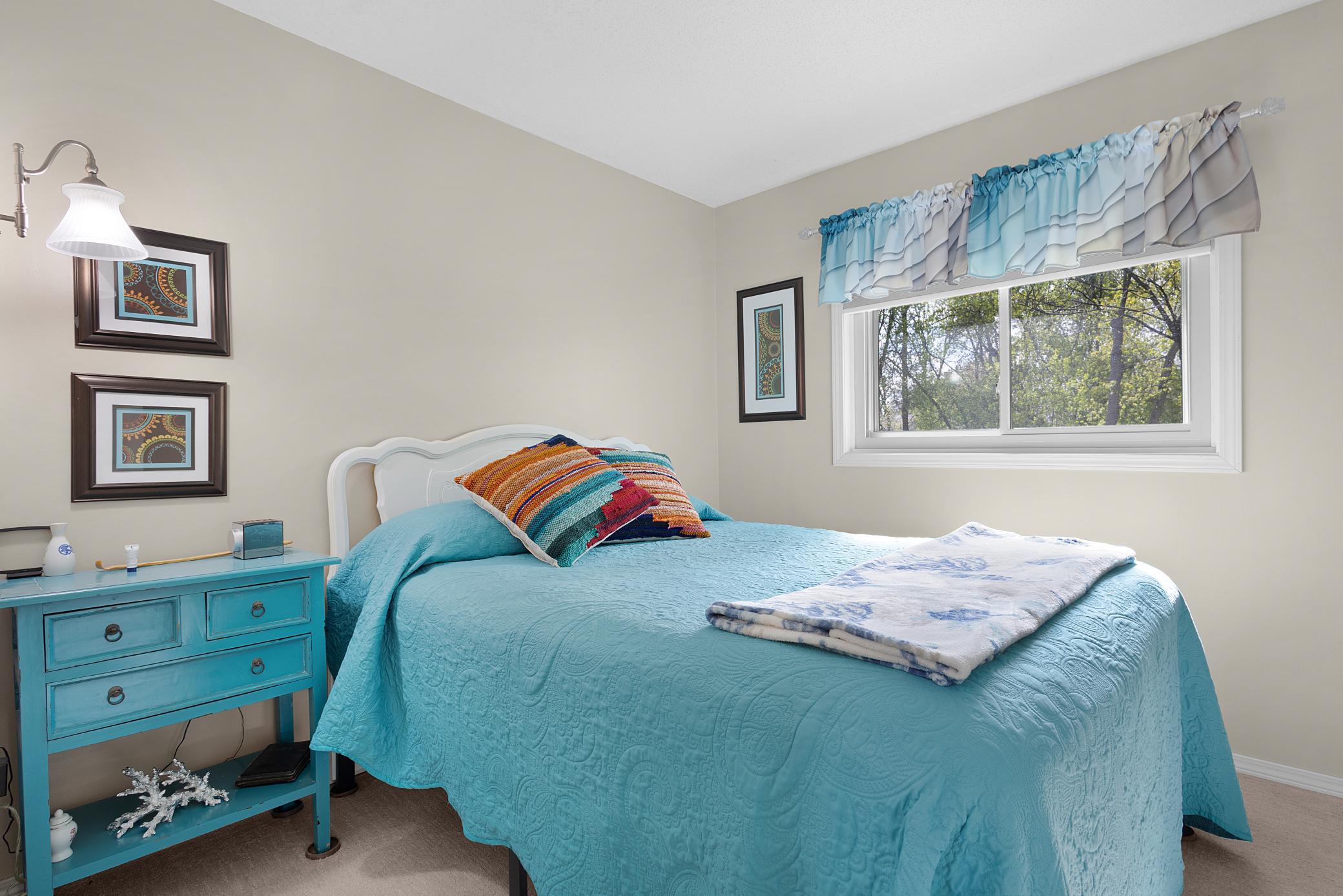 Second upper level bedroom