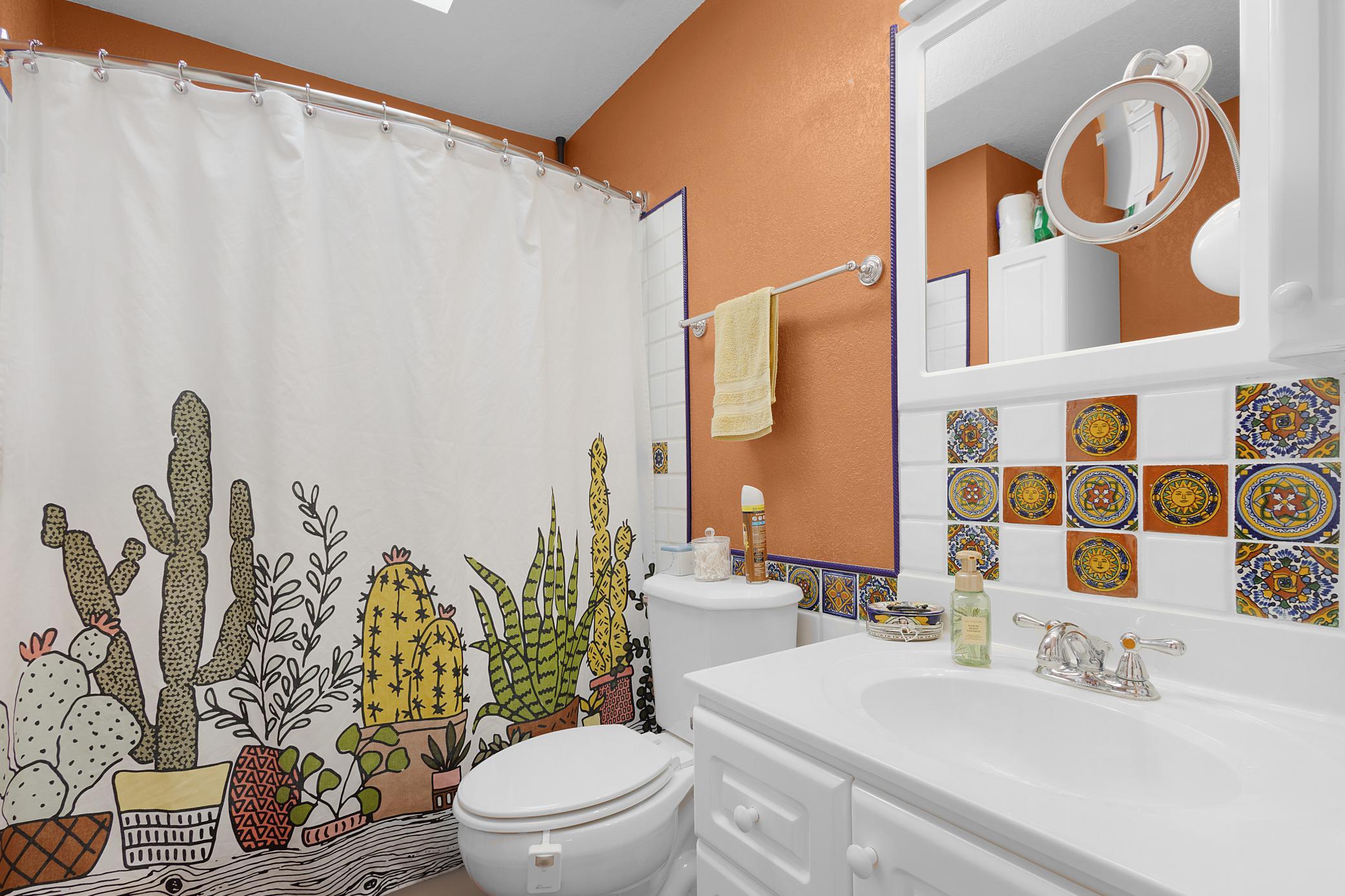 Upper level full bath