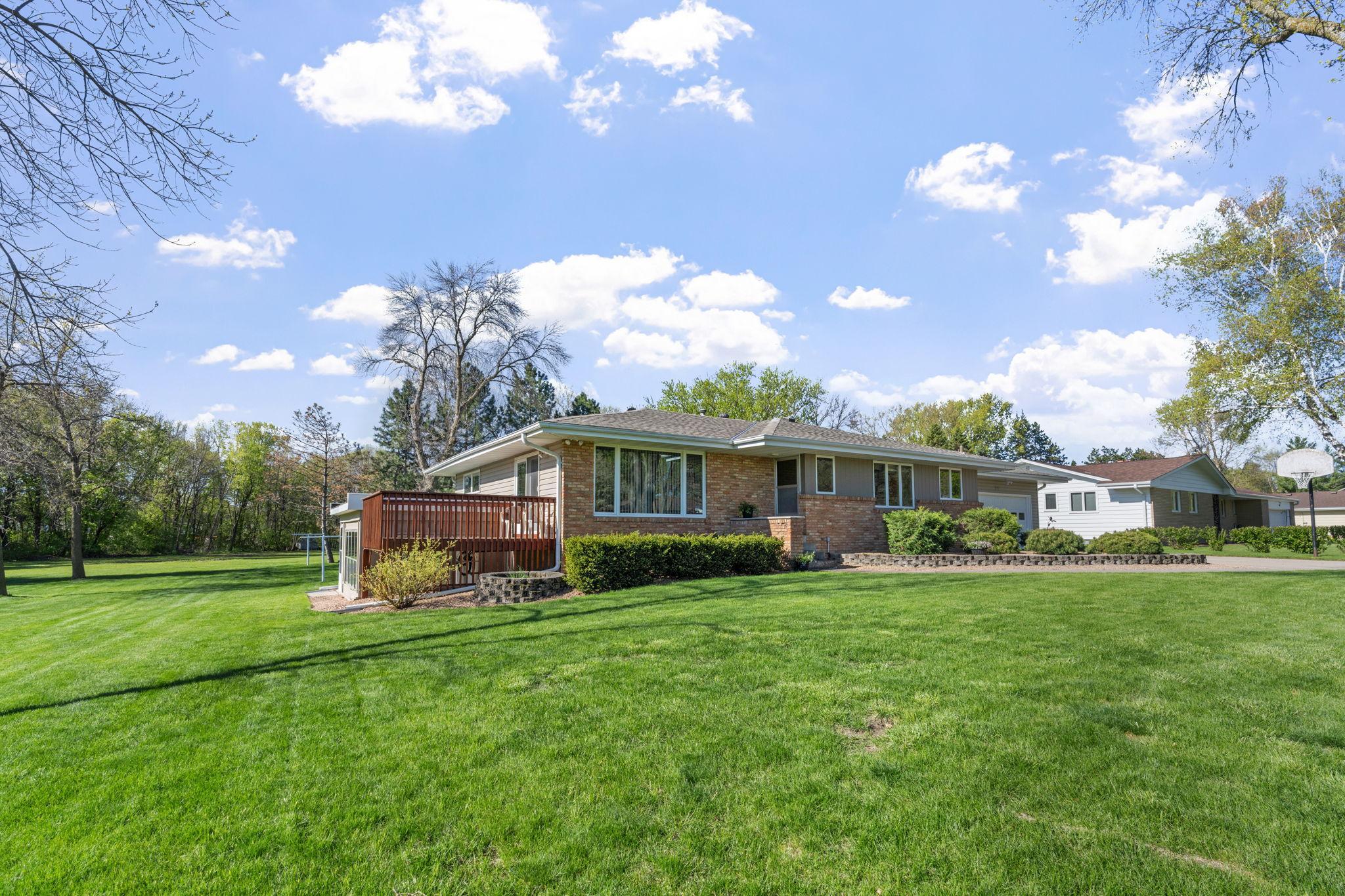 3-web-or-mls-616 Elm Ave SE-3.jpg