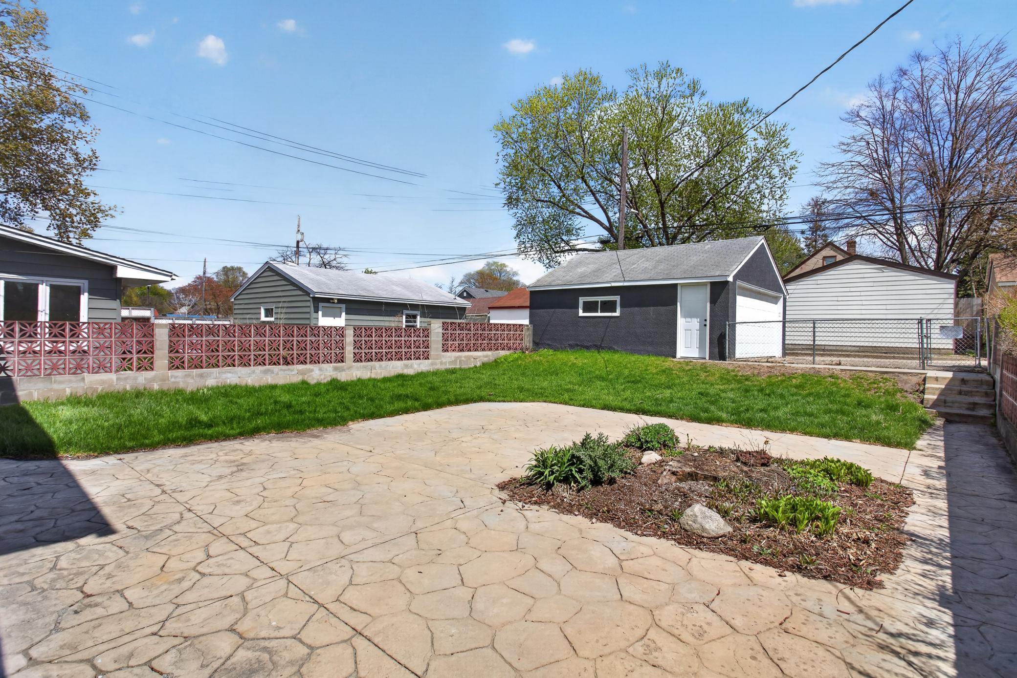 Completely remodeled 1.5 story