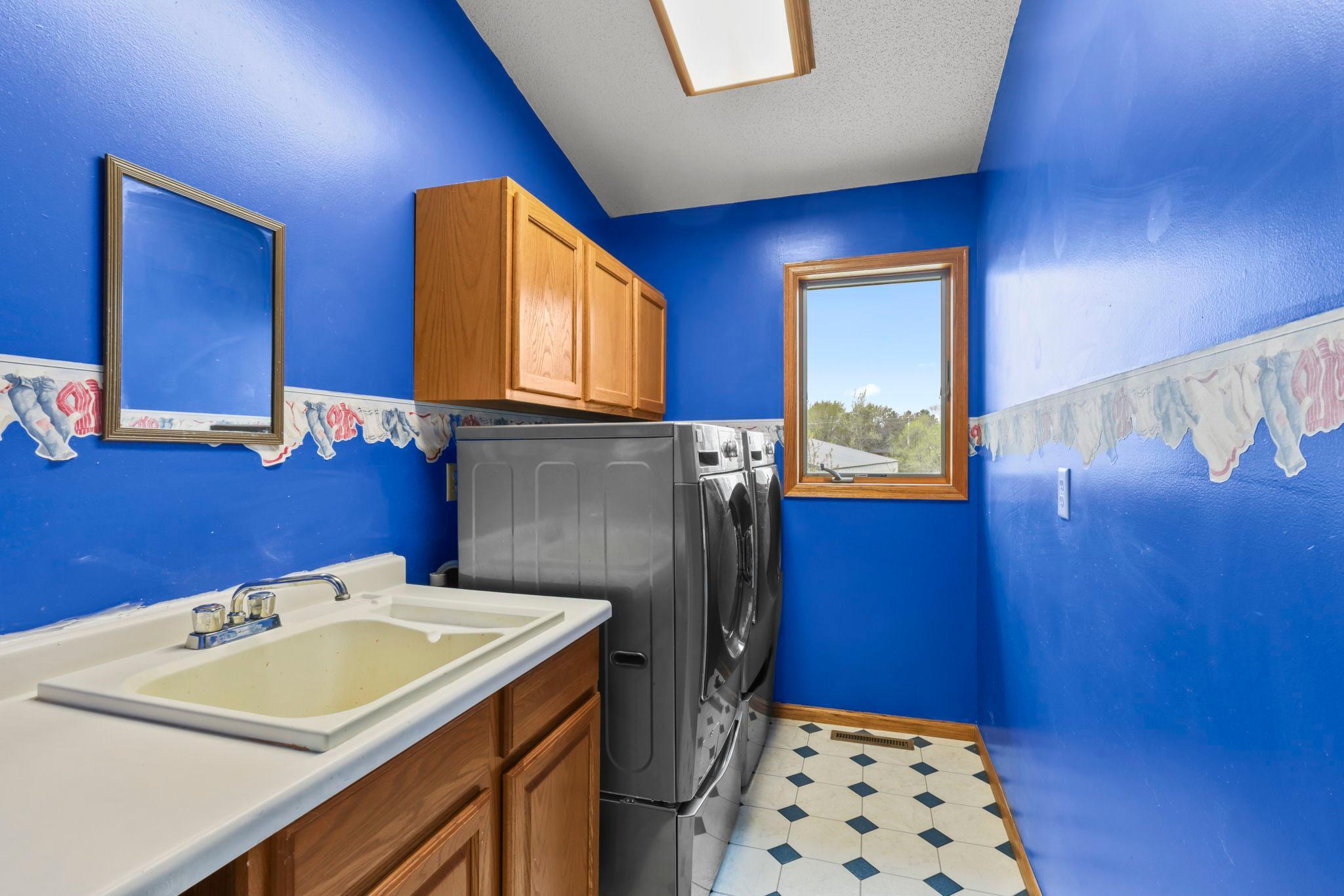 Upper Level Laundrey
