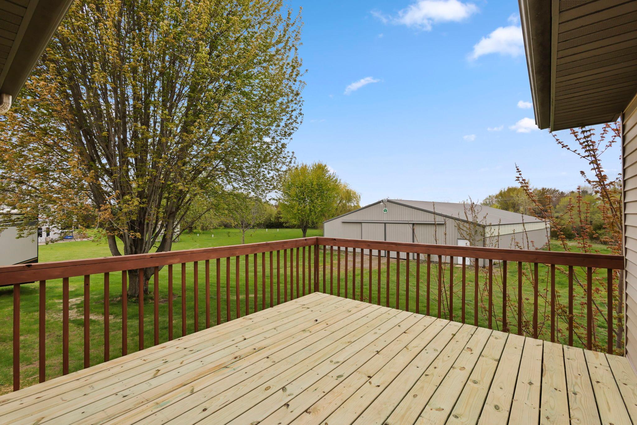 NEW Deck overlooks backyard!