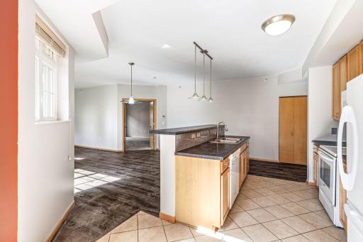 2405 39th Avenue NE, 205, Minneapolis, MN 55421