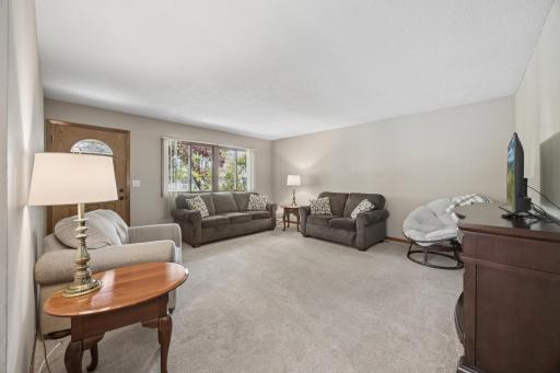 1618 Mclean Avenue, Saint Paul, MN 55106