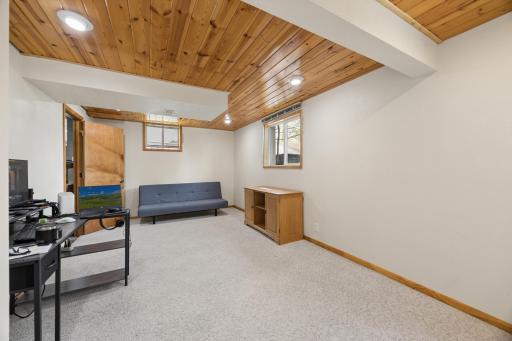 1618 Mclean Avenue, Saint Paul, MN 55106