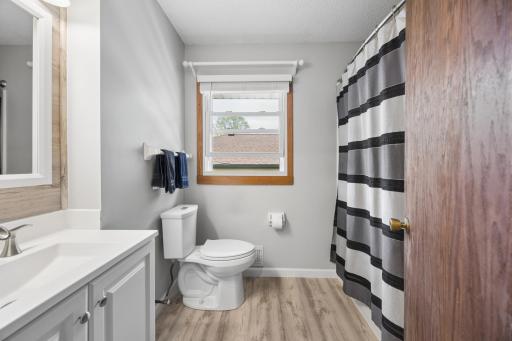 1618 Mclean Avenue, Saint Paul, MN 55106