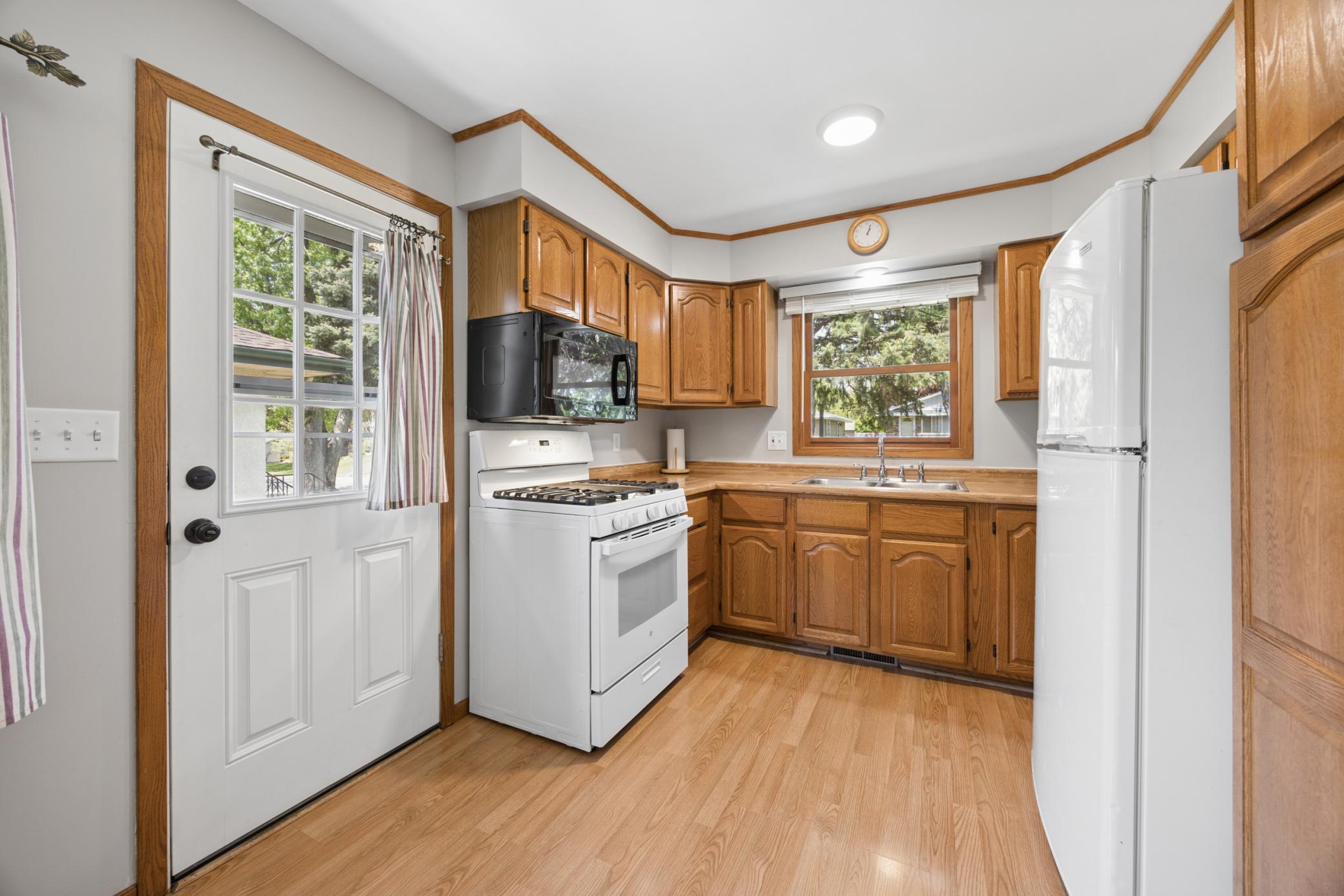 1618 McLean Ave - Kitchen