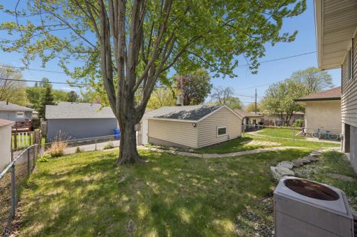 1618 Mclean Avenue, Saint Paul, MN 55106