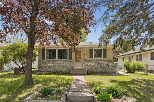 1618 Mclean Avenue, Saint Paul, MN 55106