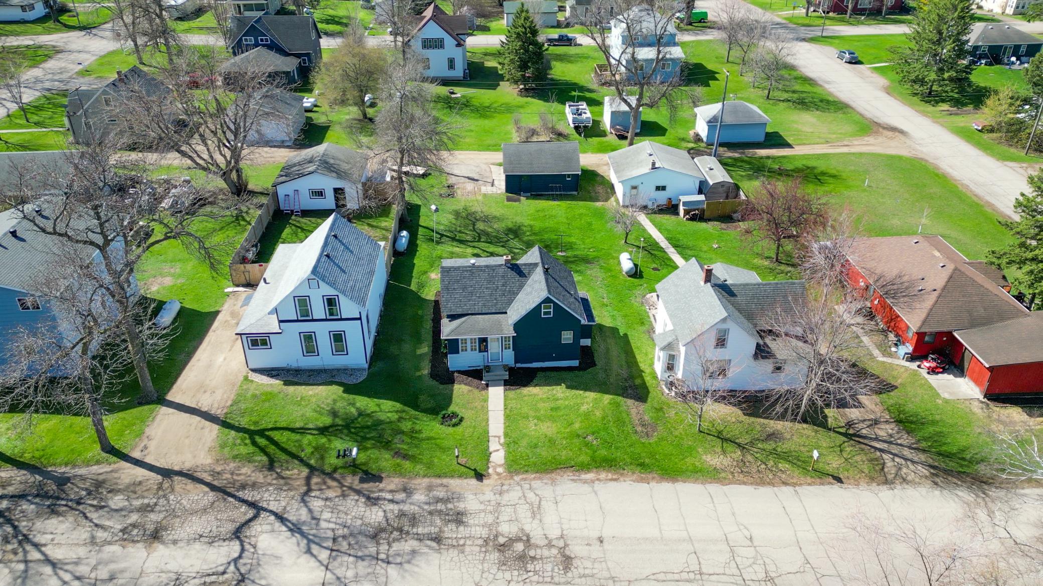 215 2nd Ave NW Exterior