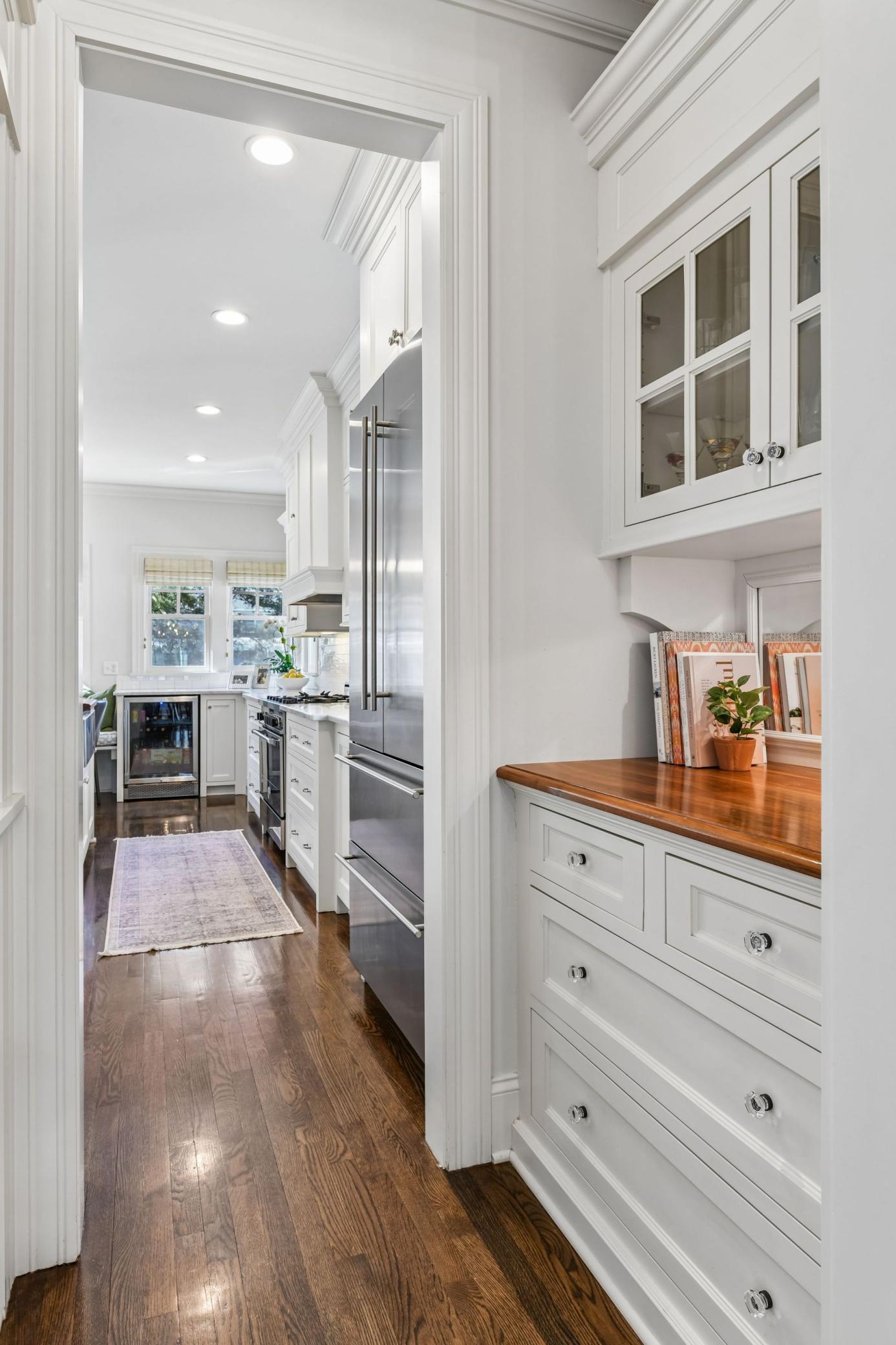 The prettiest butler's pantry.