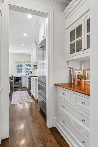 The prettiest butler's pantry.