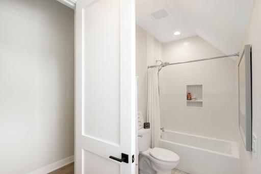Another perspective of the full bathroom.